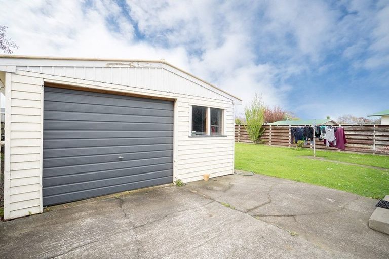 Photo of property in 24 Rhodes Drive, Kelvin Grove, Palmerston North, 4414