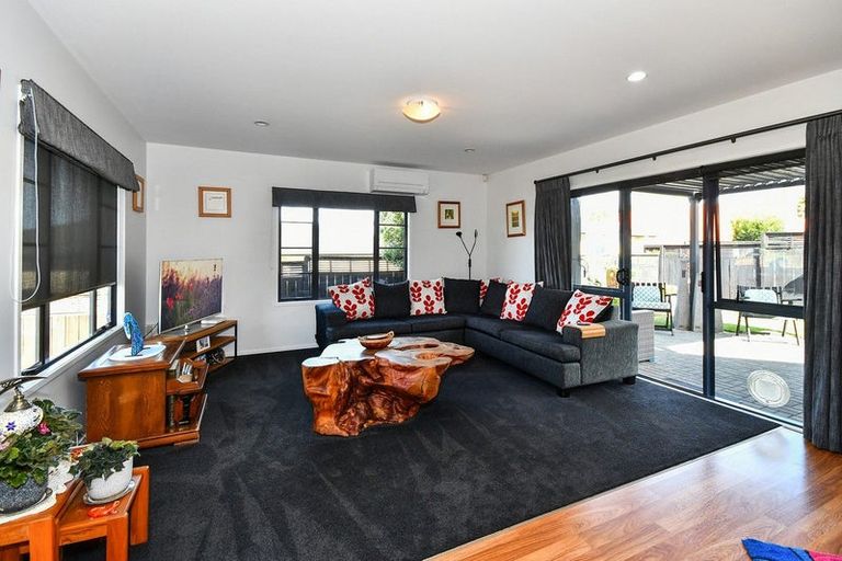 Photo of property in 51 Rathmar Drive, Manurewa, Auckland, 2105