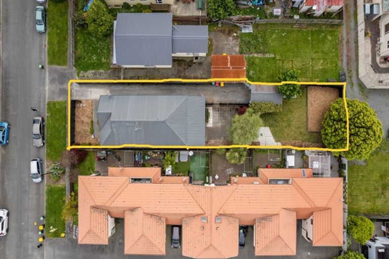 Photo of property in 70 Thackeray Place, Waltham, Christchurch, 8023