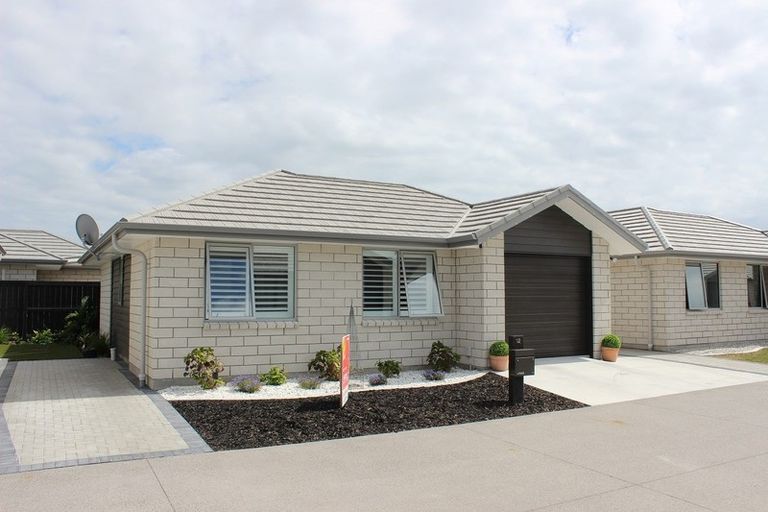 Photo of property in 12 Lance Way, Papamoa, 3118