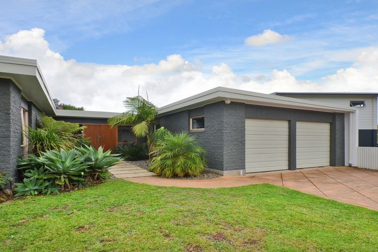 Photo of property in 10 Kotare Crescent, Maunu, Whangarei, 0110