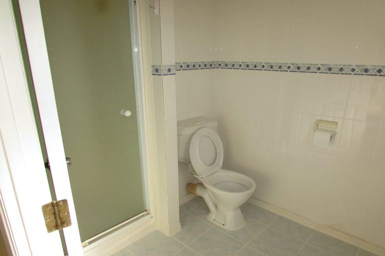 Photo of property in 1/36 Whiting Grove, West Harbour, Auckland, 0618