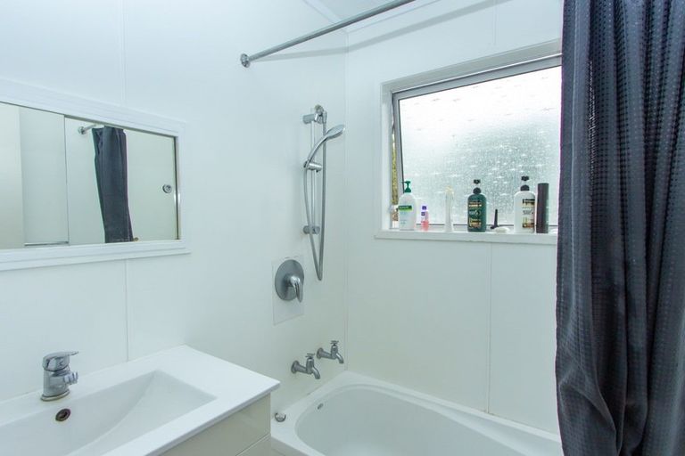 Photo of property in 35 Tania Crescent, Western Heights, Rotorua, 3015