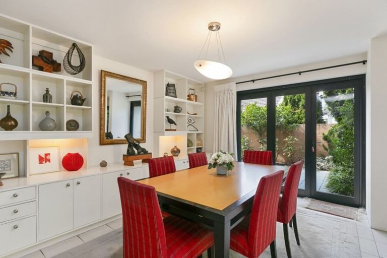 Photo of property in Highwic, 1/32 Hobson Street, Thorndon, Wellington, 6011