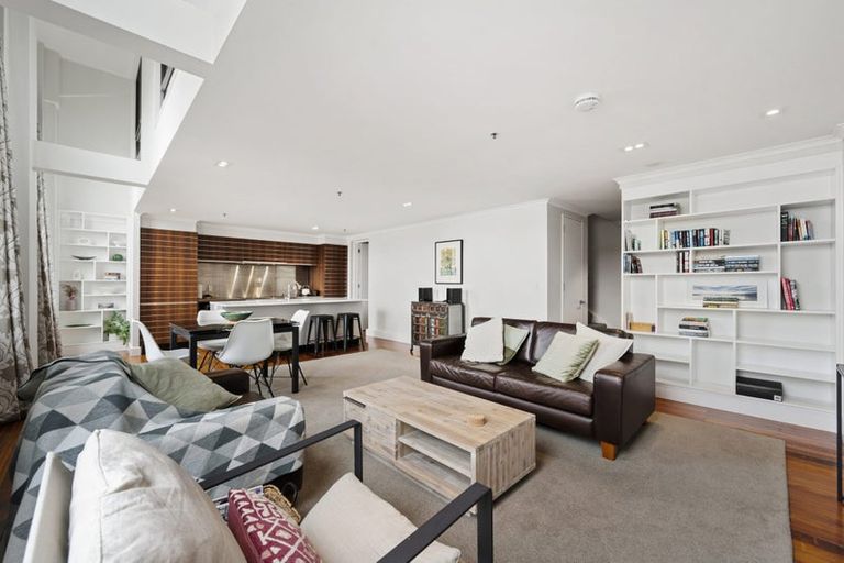 Photo of property in Augusta Apartments, 14/254 Willis Street, Te Aro, Wellington, 6011