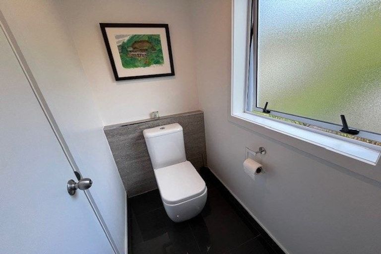 Photo of property in 49b The Esplanade, Eastern Beach, Auckland, 2012