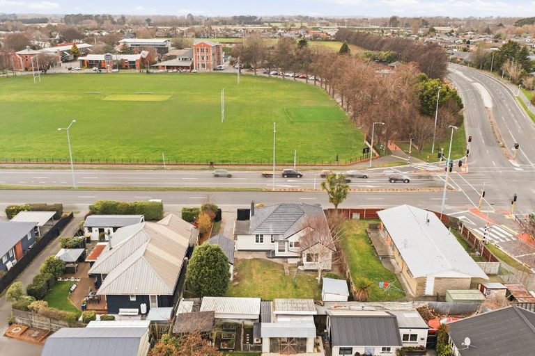 Photo of property in 193 Main North Road, Redwood, Christchurch, 8051