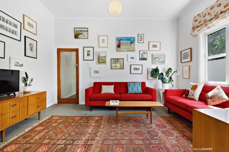 Photo of property in 9 Trent Street, Island Bay, Wellington, 6023