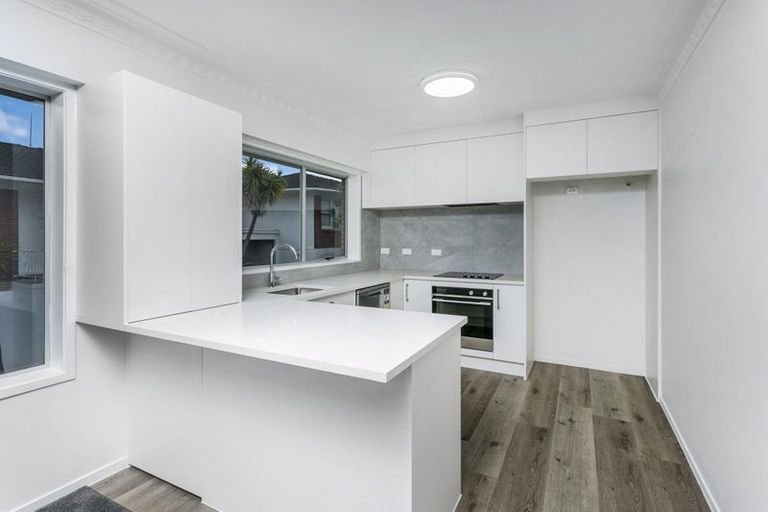 Photo of property in 1/169 Forrest Hill Road, Forrest Hill, Auckland, 0620