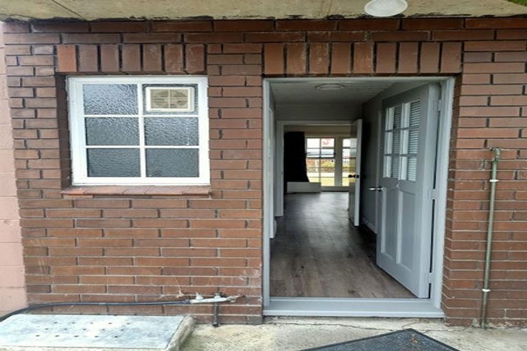 Photo of property in 1/555 Hillside Road, Caversham, Dunedin, 9012