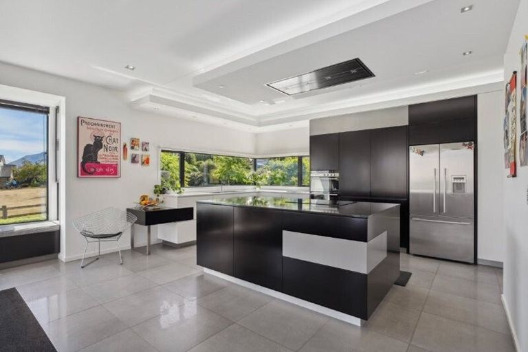 Photo of property in 47 Forest Heights, Wanaka, 9305