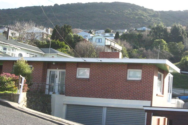 Photo of property in 6 Athol Place, Ravensbourne, Dunedin, 9022