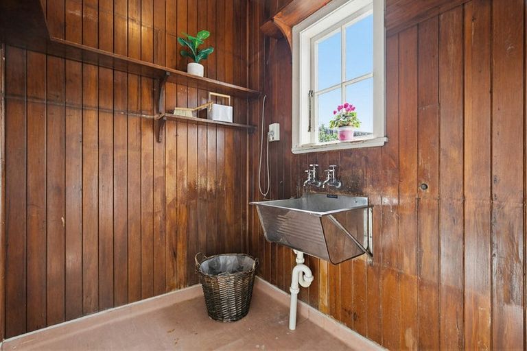 Photo of property in 8 Crawford Green, Miramar, Wellington, 6022