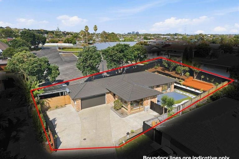 Photo of property in 8 Caldecote Place, Flat Bush, Auckland, 2019
