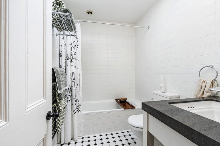 Photo of property in 89 Pendarves Street, New Plymouth, 4310