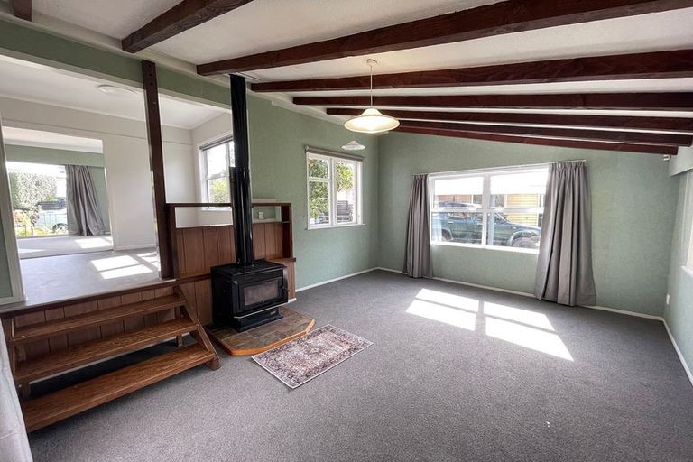 Photo of property in 8 Tatariki Street, Rosehill, Papakura, 2113