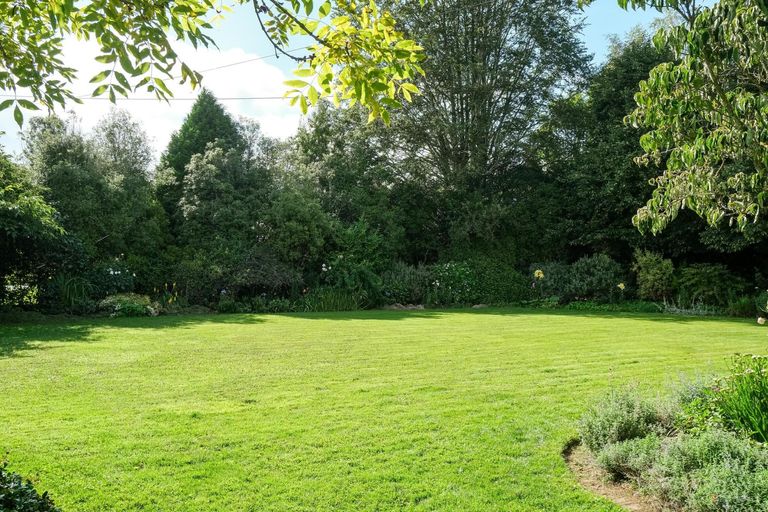 Photo of property in 111 Main North Road, Geraldine, 7930