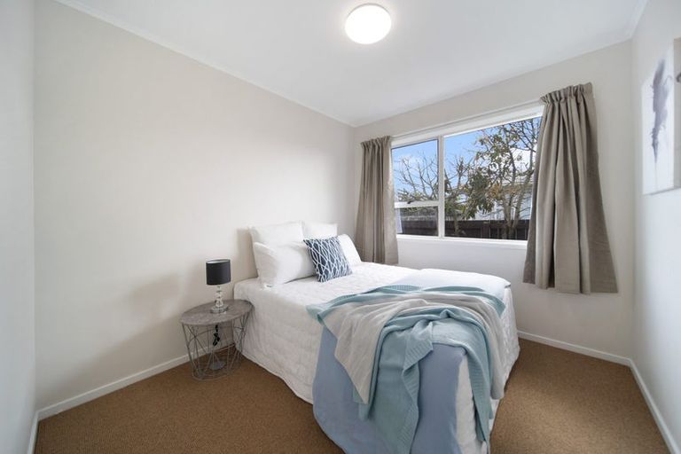 Photo of property in 46 Cottingham Crescent, Mangere East, Auckland, 2024