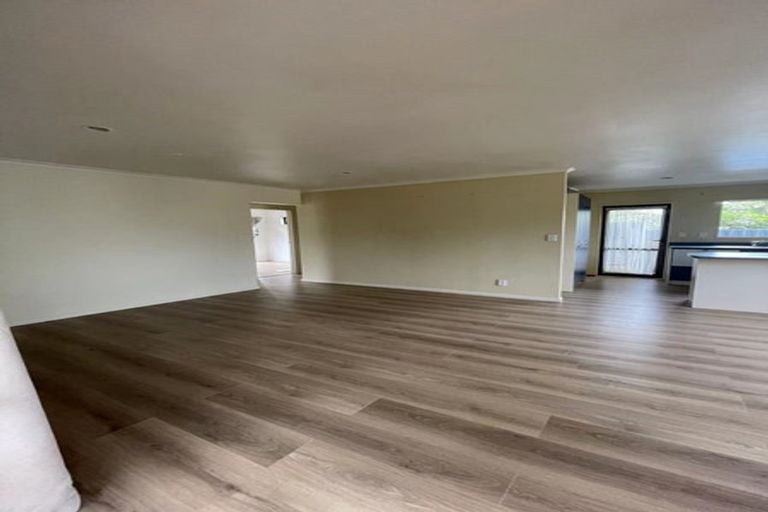 Photo of property in 6 Marlene Avenue, Te Atatu South, Auckland, 0610