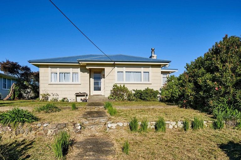 Photo of property in 581 Waitarere Beach Road, Waitarere Beach, Levin, 5510