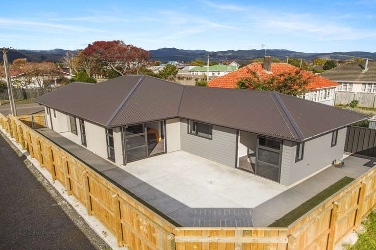 Photo of property in 17a Queenwood Road, Levin, 5510