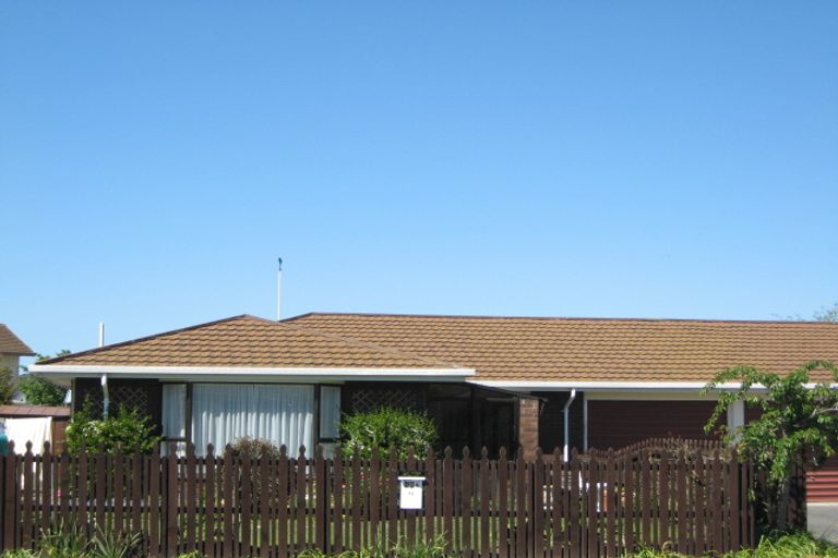 Photo of property in 2/48 Solomon Avenue, Redwood, Christchurch, 8051