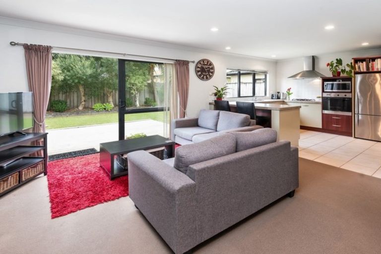 Photo of property in 3 Carousel Crescent, East Tamaki Heights, Auckland, 2016