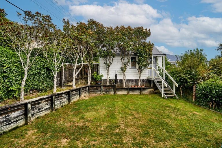 Photo of property in 38 Burrows Avenue, Karori, Wellington, 6012