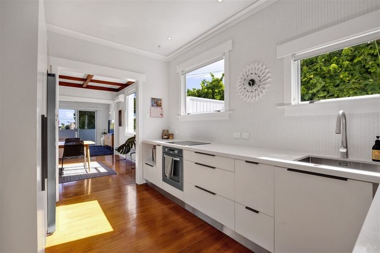 Photo of property in 26 Mclean Street, Strandon, New Plymouth, 4312