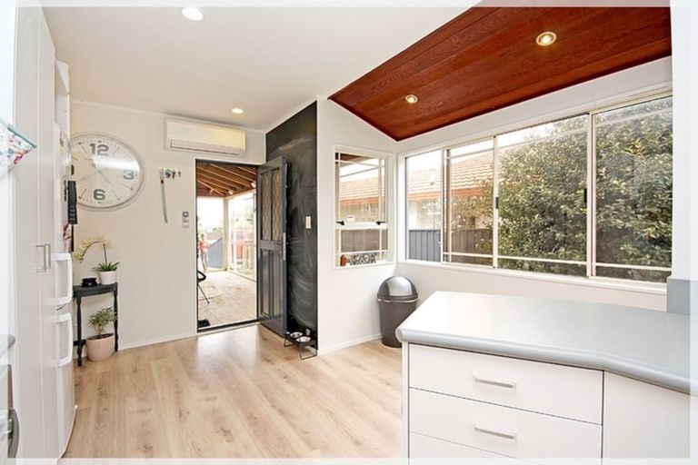 Photo of property in 10 Guildford Street, Levin, 5510