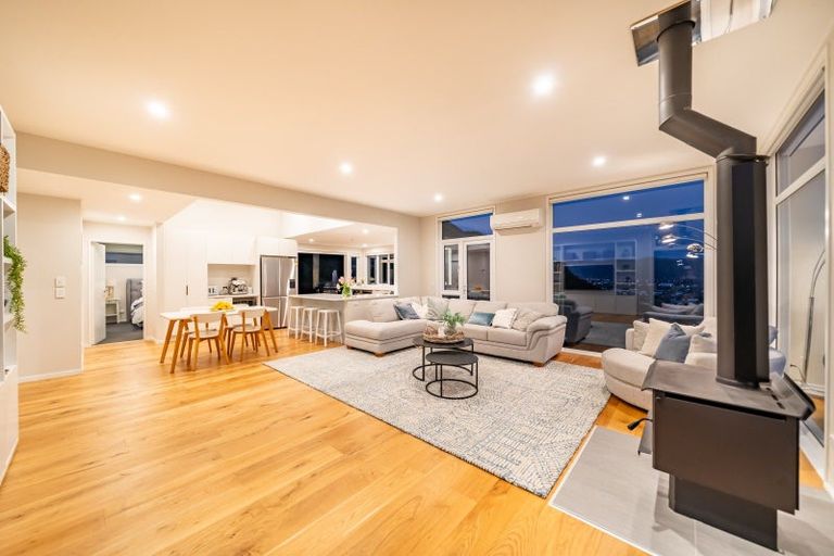 Photo of property in 24 Magnolia Grove, Maungaraki, Lower Hutt, 5010