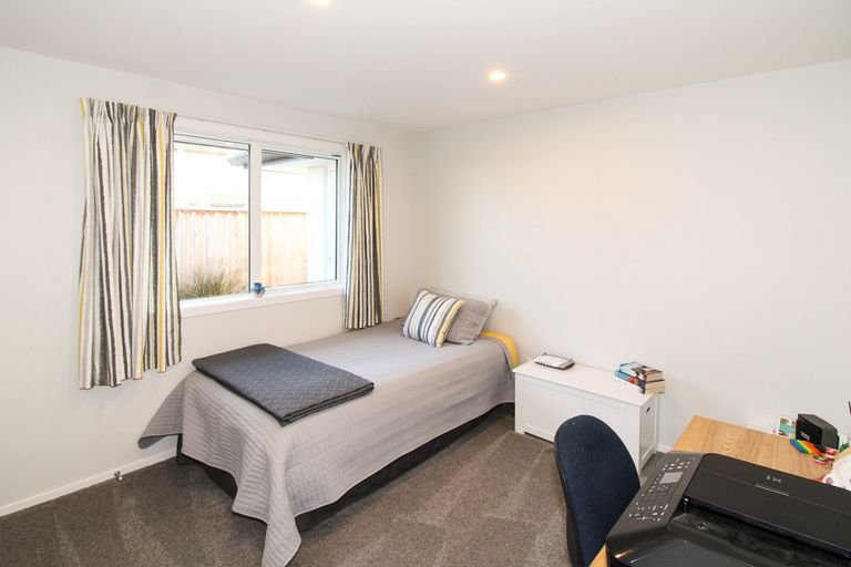 Photo of property in 28 Feist Street, Carterton, 5713