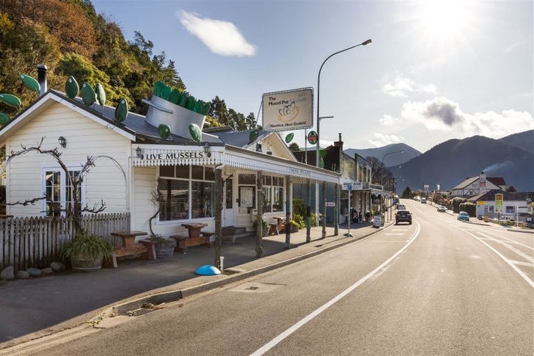 Photo of property in 15 Lawrence Street, Havelock, 7100