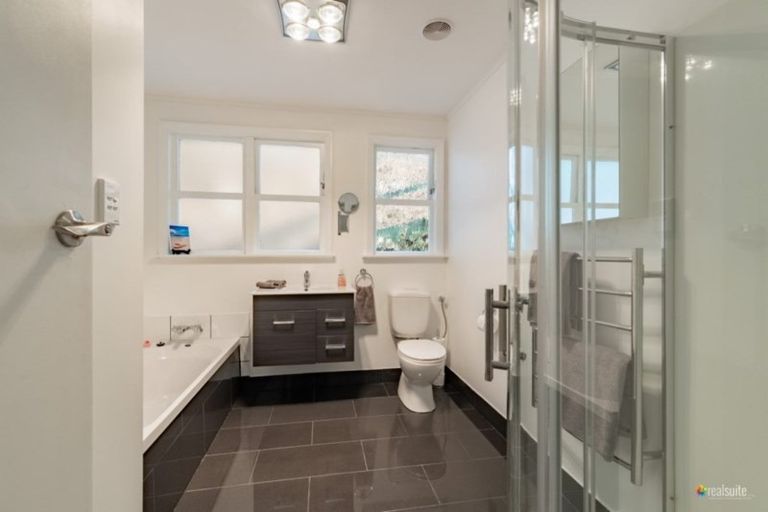 Photo of property in 16 Manor Drive, Stokes Valley, Lower Hutt, 5019