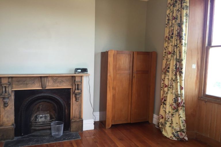 Photo of property in 147 Victoria Road, Saint Clair, Dunedin, 9012