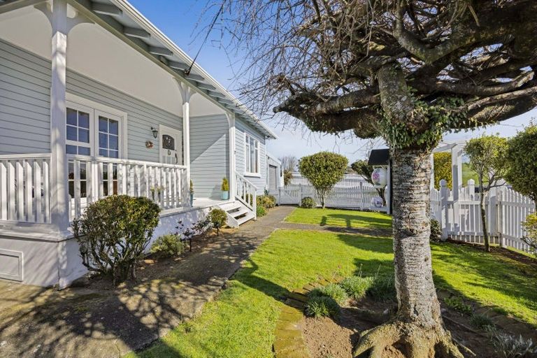 Photo of property in 2 Hurworth Road, Hurworth, New Plymouth, 4371