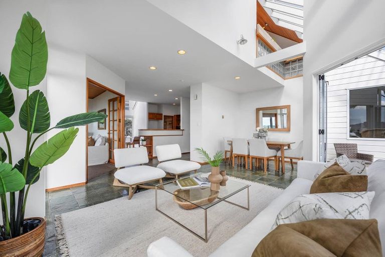 Photo of property in 30 Oxford Terrace, Coromandel, 3506