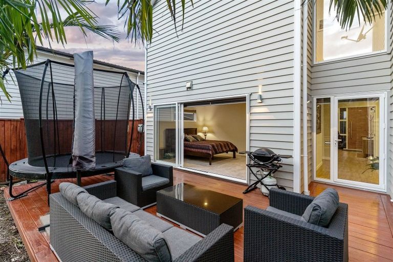 Photo of property in 30 Bounty Road, Long Bay, Auckland, 0630