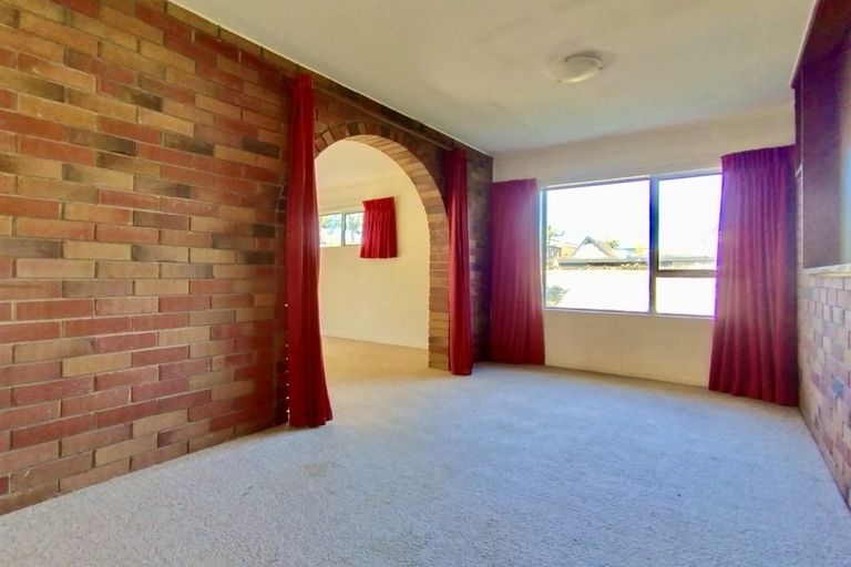 Photo of property in 2/36 Pupuke Road, Takapuna, Auckland, 0622