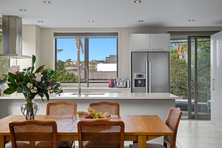 Photo of property in Montrose Villas, 441c Beach Road, Mairangi Bay, Auckland, 0630