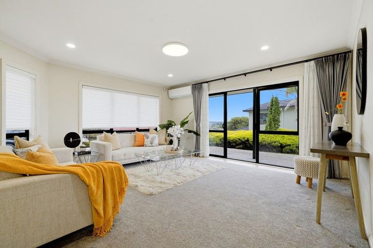 Photo of property in 19 Black Teal Close, Unsworth Heights, Auckland, 0632