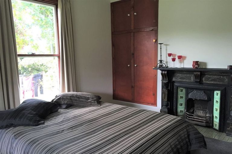 Photo of property in 24 Devon Street, Picton, 7220