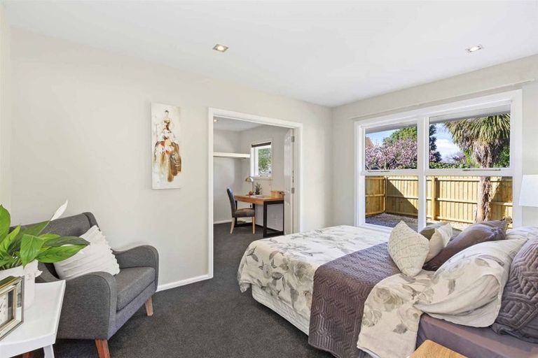 Photo of property in 2/4 Farnham Place, Ilam, Christchurch, 8041