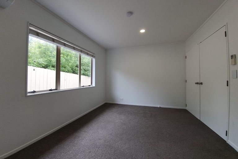 Photo of property in 8a Aplin Place, Birkdale, Auckland, 0626