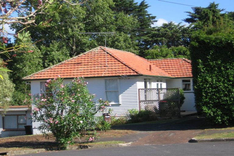 Property details for 11b Guildford Place, Glen Innes, Auckland, 1072