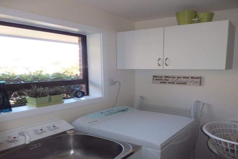 Photo of property in 22 Liverton Crescent, Bishopdale, Christchurch, 8053