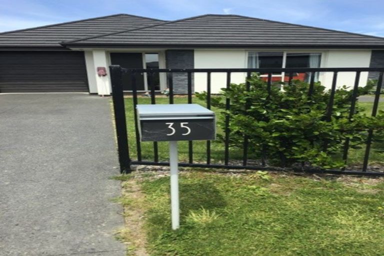 Photo of property in 35 Maka Lane, Halswell, Christchurch, 8025