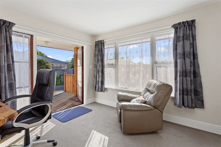 Photo of property in 122 Kippenberger Avenue, Rangiora, 7400