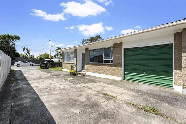 Photo of property in 1/4 Pomaria Road, Henderson, Auckland, 0610