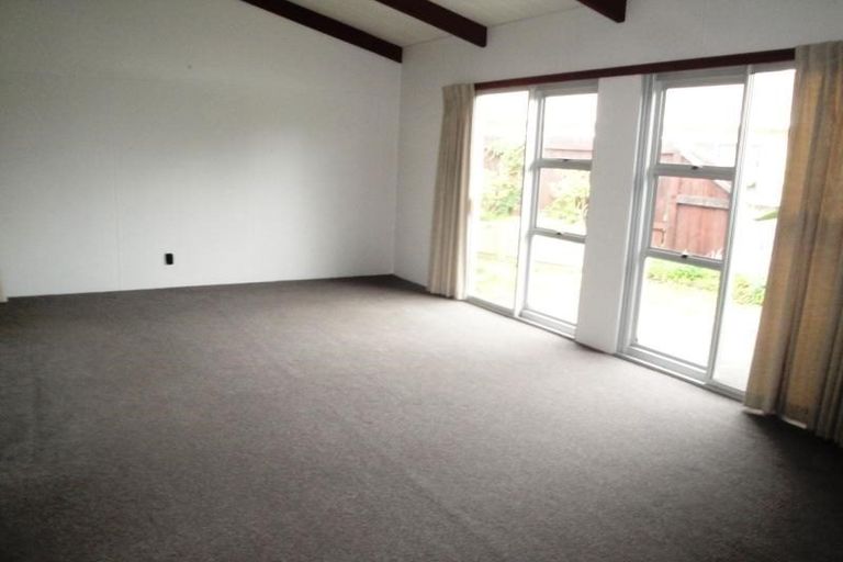 Photo of property in 14 Callender Terrace, Paraparaumu Beach, Paraparaumu, 5032